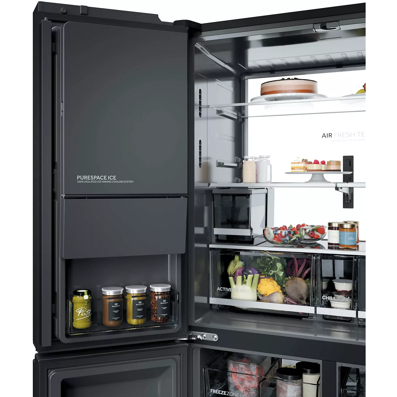 Réfrigérateur HAIER HCW99F18DIMB ouvert, présentant des boissons, des desserts, des fruits, des légumes et divers produits alimentaires soigneusement rangés sur les étagères et dans le compartiment congélateur spacieux.