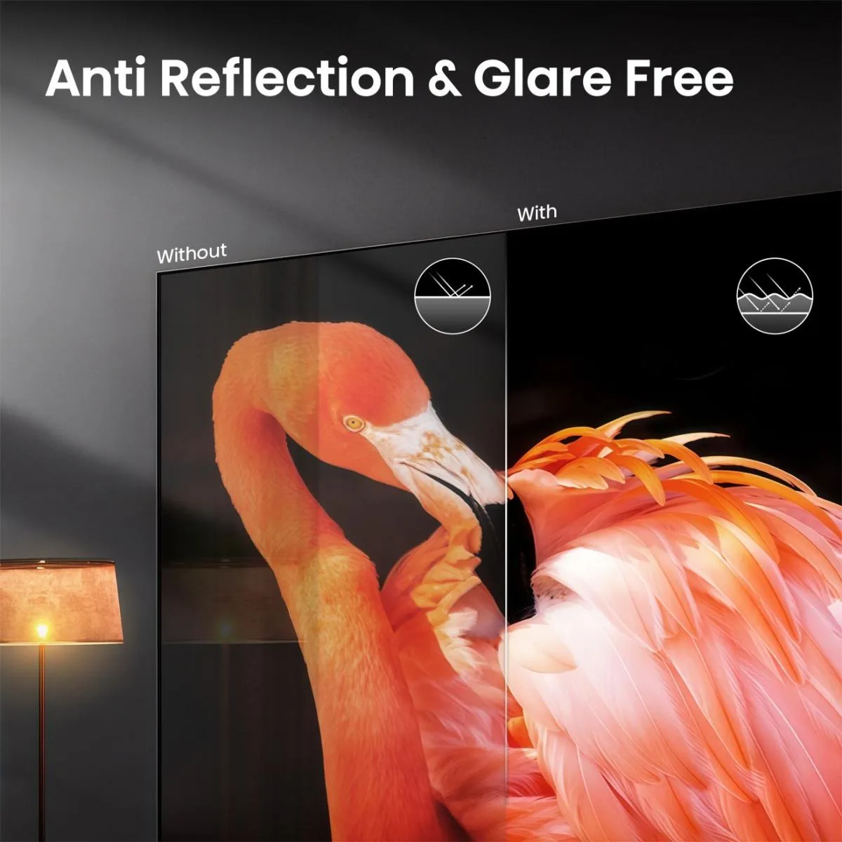Un écran divisé montre un flamant rose à la télévision : la partie gauche est réfléchissante, tandis que la partie droite — affichée sur le HISENSE 55U7S PRO — apparaît nette et sans reflets.