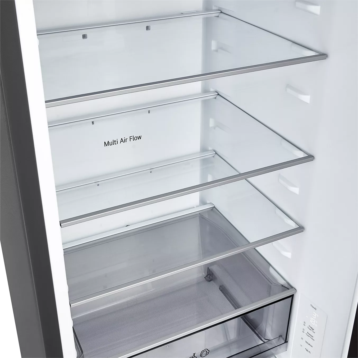 Le réfrigérateur LG GBBSJ20DEP est équipé de quatre clayettes en verre et d'un tiroir inférieur transparent portant la mention « Multi Air Flow », spécialement conçu pour garantir une fraîcheur optimale.