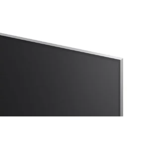 Gros plan sur le coin supérieur du LG OLED55G66 2026, mettant en valeur son cadre argenté fin sur fond blanc.