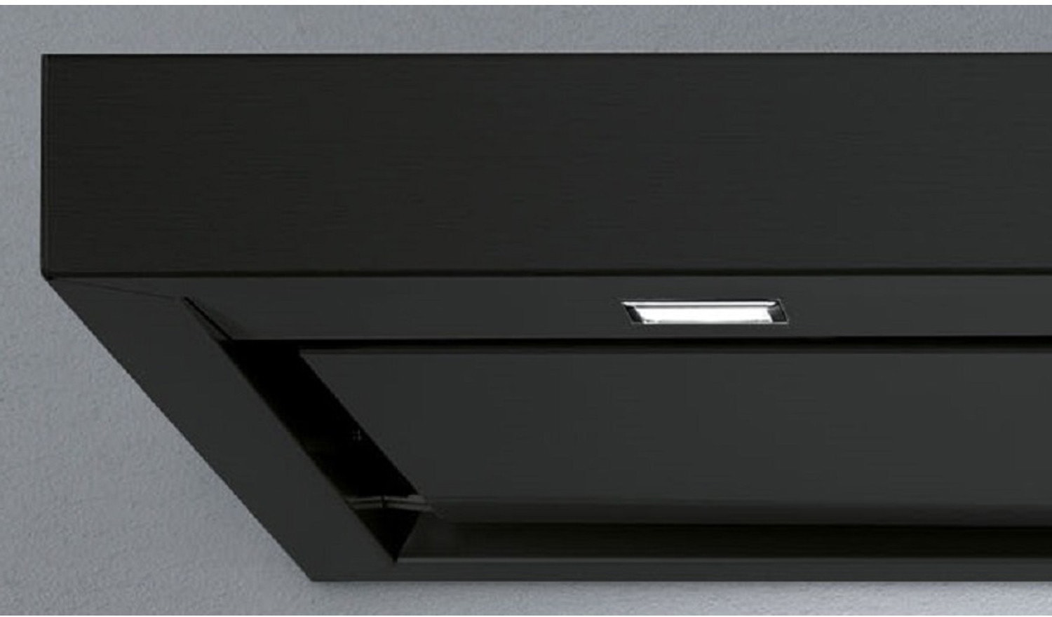 Gros plan sur le modèle FALMEC PLANEBLP1420, une hotte de cuisine moderne de couleur noire équipée d'un éclairage LED rectangulaire intégré.
